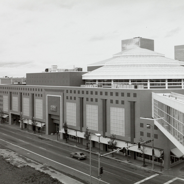 Fifth Avenue Mall