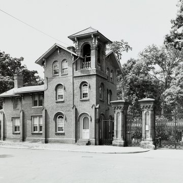 Oak Hill Cemetery Gatehouse