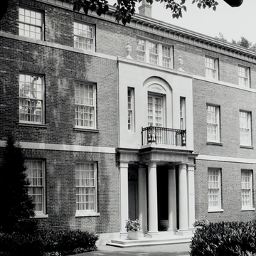 Count Laszlo and Countess Gladys Vanderbilt Széchényi House (Maie H. Williams House)