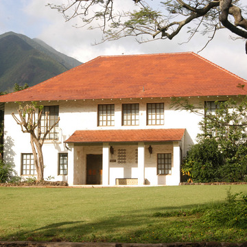 Territorial Building