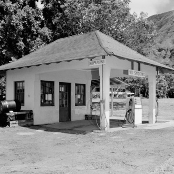 Post Office and Courthouse, Settlement Store, Gas Station