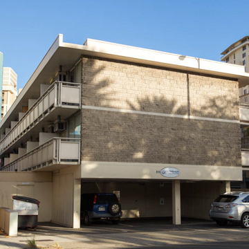 Hawaiiana Hotel