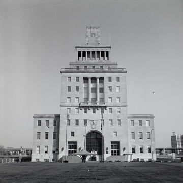 Veterans' Memorial and City Hall