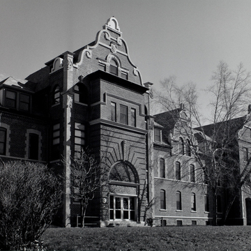 Old Main, Grandview College