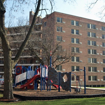 Loomis Courts