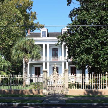 Benachi House and Gardens (Benachi-Torre House)