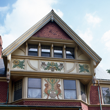 Pill Hill Historic District (76 High Street)