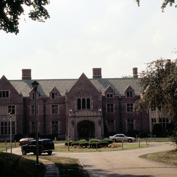 Newton Country Day School (Towle Estate)
