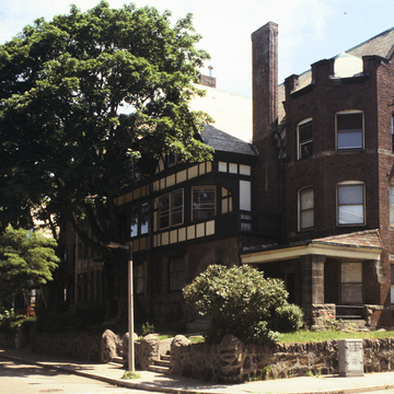 Harriswood Crescent (NR)