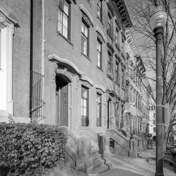 18–28 East Mount Vernon Place