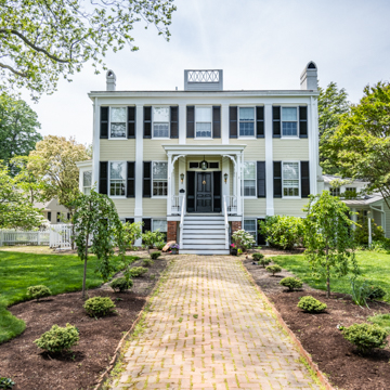 ACADEMY HOUSE (BRATT HOUSE)