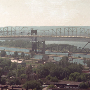 International Highway Bridge