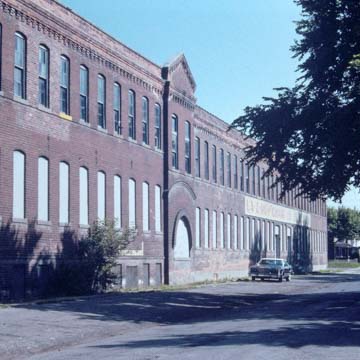 WoodCraft Square (Weis Manufacturing Company Plant)