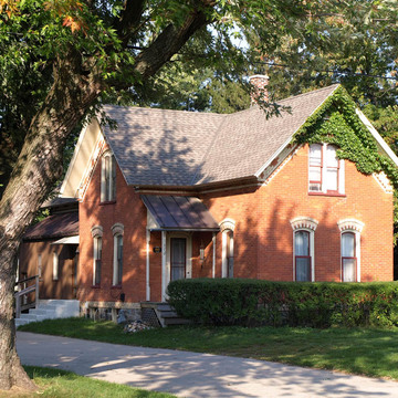 Poest-Leeuw House