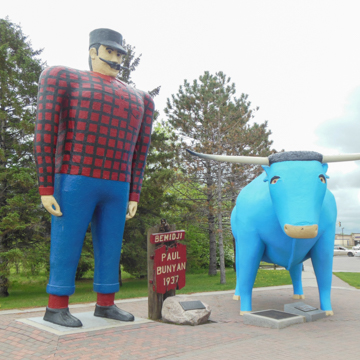 Paul Bunyan and Babe the Blue Ox Statues