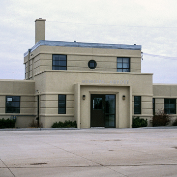 Barnes County Municipal Airport (Valley City Airport Terminal Building)