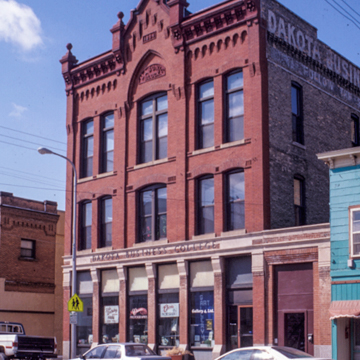 Commercial Building (Masonic Shiloh Lodge, Dakota Business College)