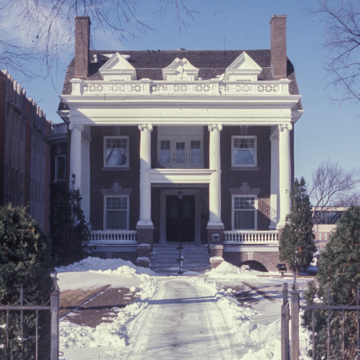 J. Lloyd Stone Alumni Center (Oxford House, President’s House)