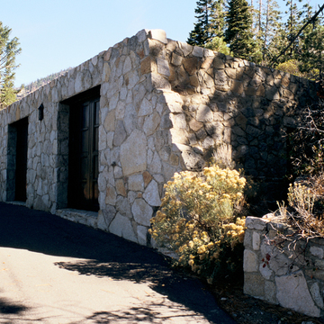 Garage (Elephant Barns)