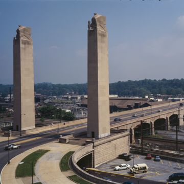 Soldiers and Sailors Memorial Bridge