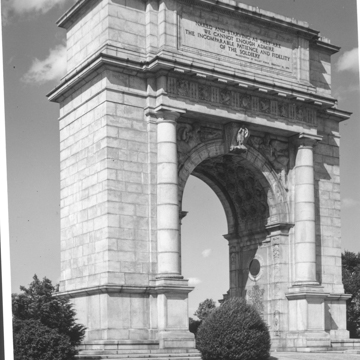 Memorial arch