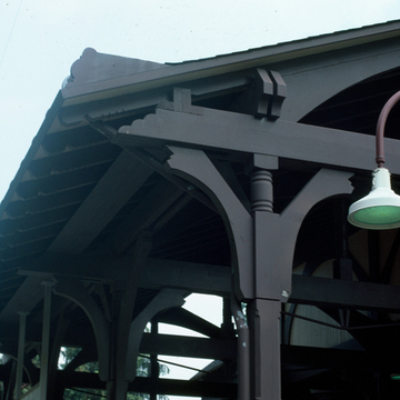 Gravers Lane Station