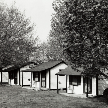 Sandpiper Cottages (Floradale Motor Court)