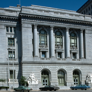 Federal Building (U.S. Customhouse)