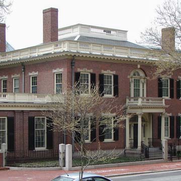 Pendleton House (The Colonial House) and Waterman Galleries