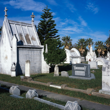 Short A. Willis Vault, Episcopal Cemetery