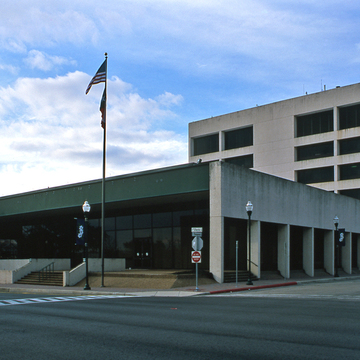 Conroe City Hall (First National Bank Building)