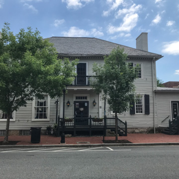 Billiken’s Smokehouse at The Chimneys