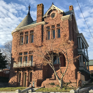 Arista Hoge House