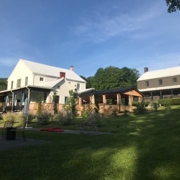 Warm Springs Inn (Old Bath County Courthouse and Jail)