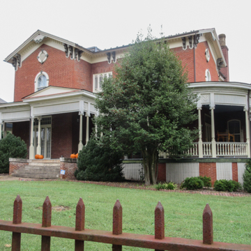 Carriage House Inn (R. T. Watts House)
