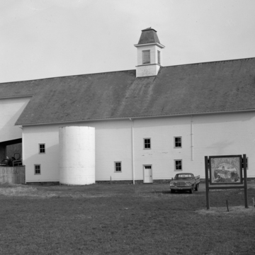 Randall Barn