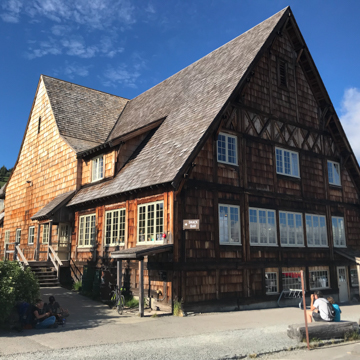 Sunrise Lodge