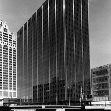 Marine Plaza (Bank One)