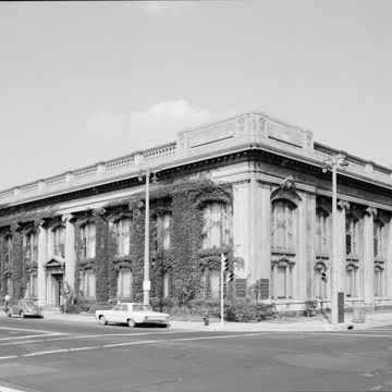 Milwaukee County Historical Center (Second Ward Savings Bank)