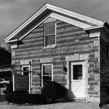 Port Washington Visitors Center (Edward Dodge House, Pebble House)