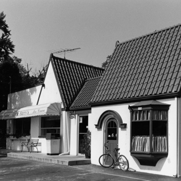 Uncle Harry’s (Pure Oil Service Station)