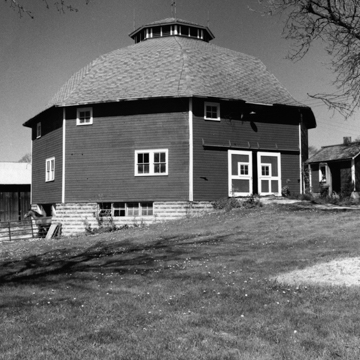 Gilley-Tofsland Octagonal Barn