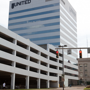 United National Bank and United Center Plaza