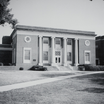 Bluefield Area Arts and Crafts Center (Municipal Building)