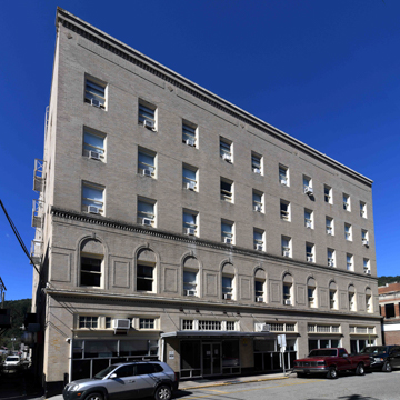 Mountaineer Hotel