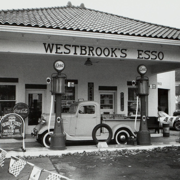 Westbrook Esso Museum (Loar's Service Station)