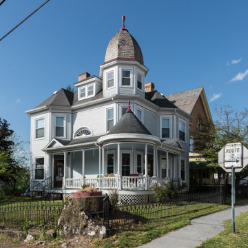 718 Main Street