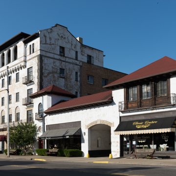 El Villa Apartments