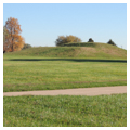 Subsidiary mound on Grand Plaza